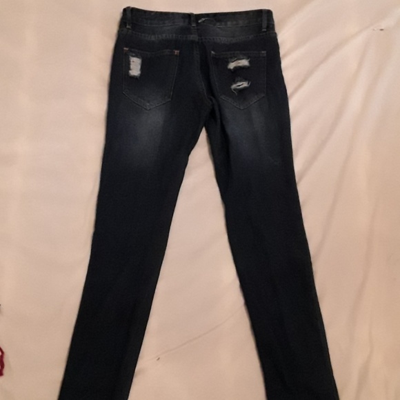 Distressed jeans - Picture 2 of 2